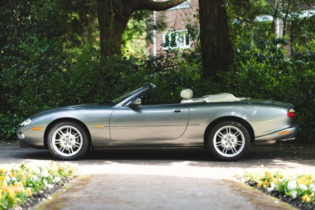 2002 Jaguar X100 XK8 - Image 6 of 30