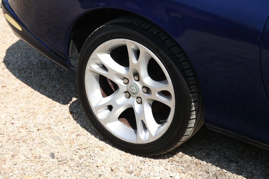 2002 Jaguar X100 XK8 - Image 12 of 30