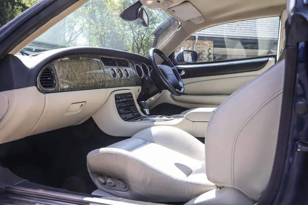 2002 Jaguar X100 XK8 - Image 15 of 30