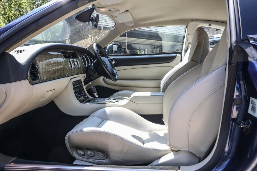 2002 Jaguar X100 XK8 - Image 14 of 31
