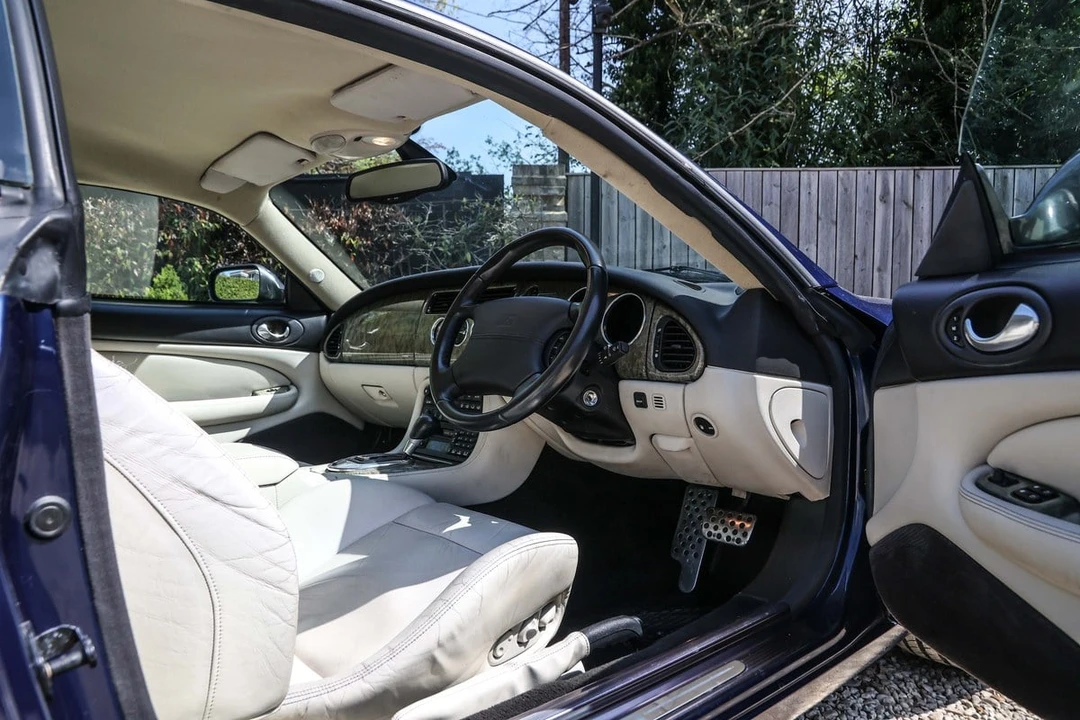 2002 Jaguar X100 XK8 - Image 17 of 31