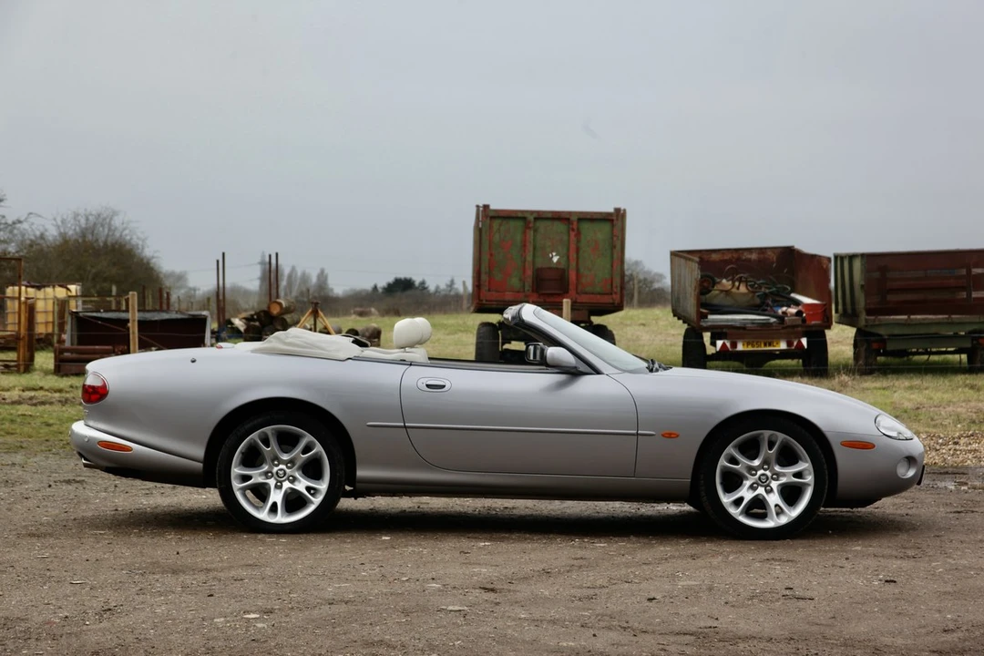 2002 Jaguar X100 XK8 - Image 12 of 30