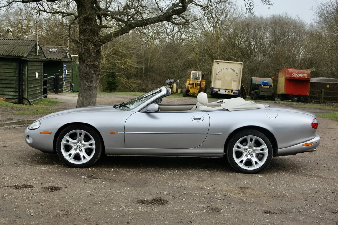 2002 Jaguar X100 XK8 - Image 11 of 30