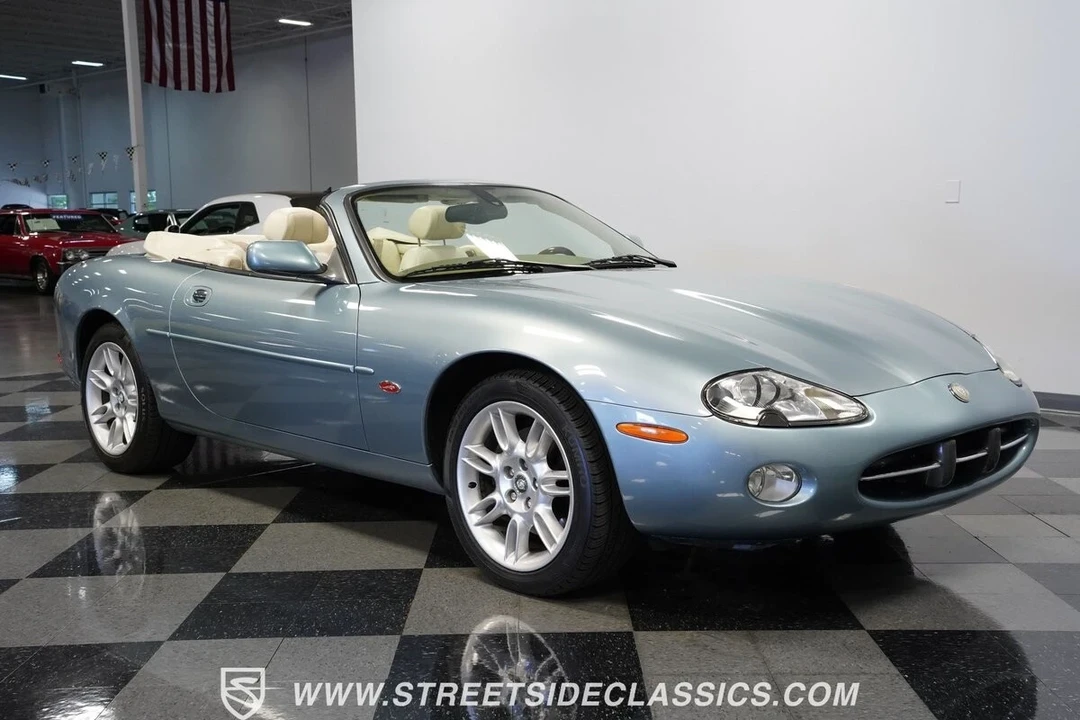 2002 Jaguar X100 XK8 - Image 17 of 21