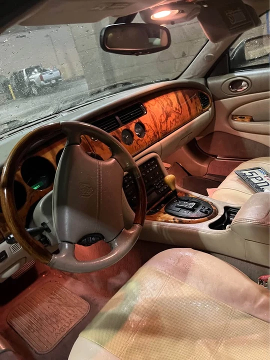 2002 Jaguar X100 XK8 - Image 5 of 11
