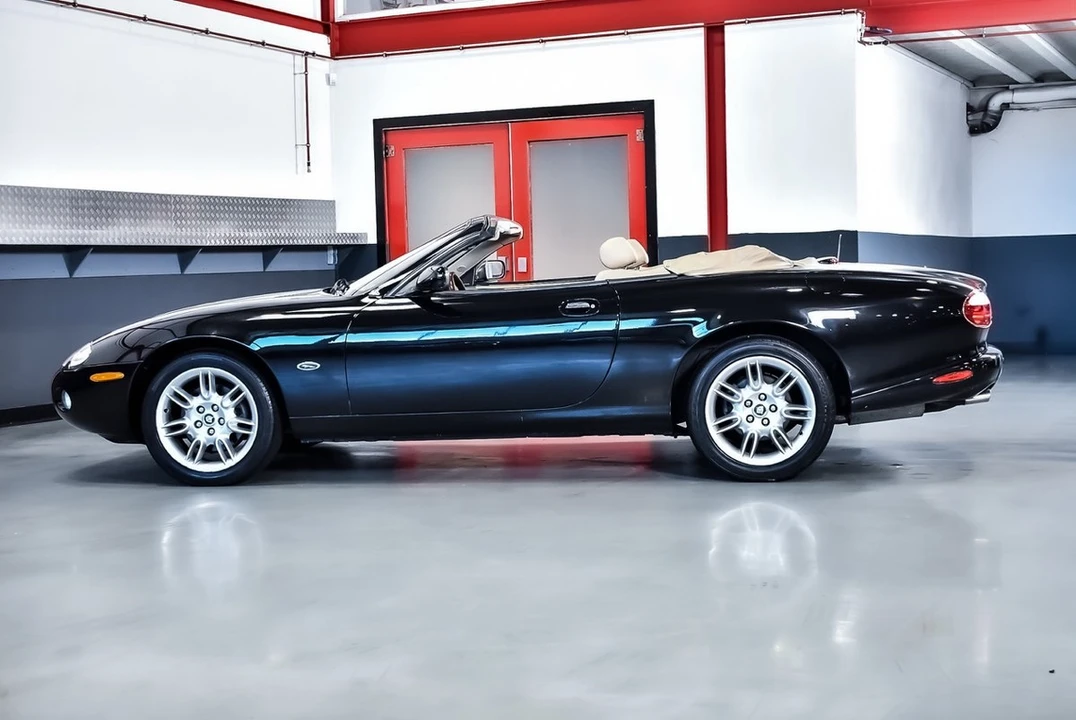 2002 Jaguar X100 XK8 - Image 25 of 30