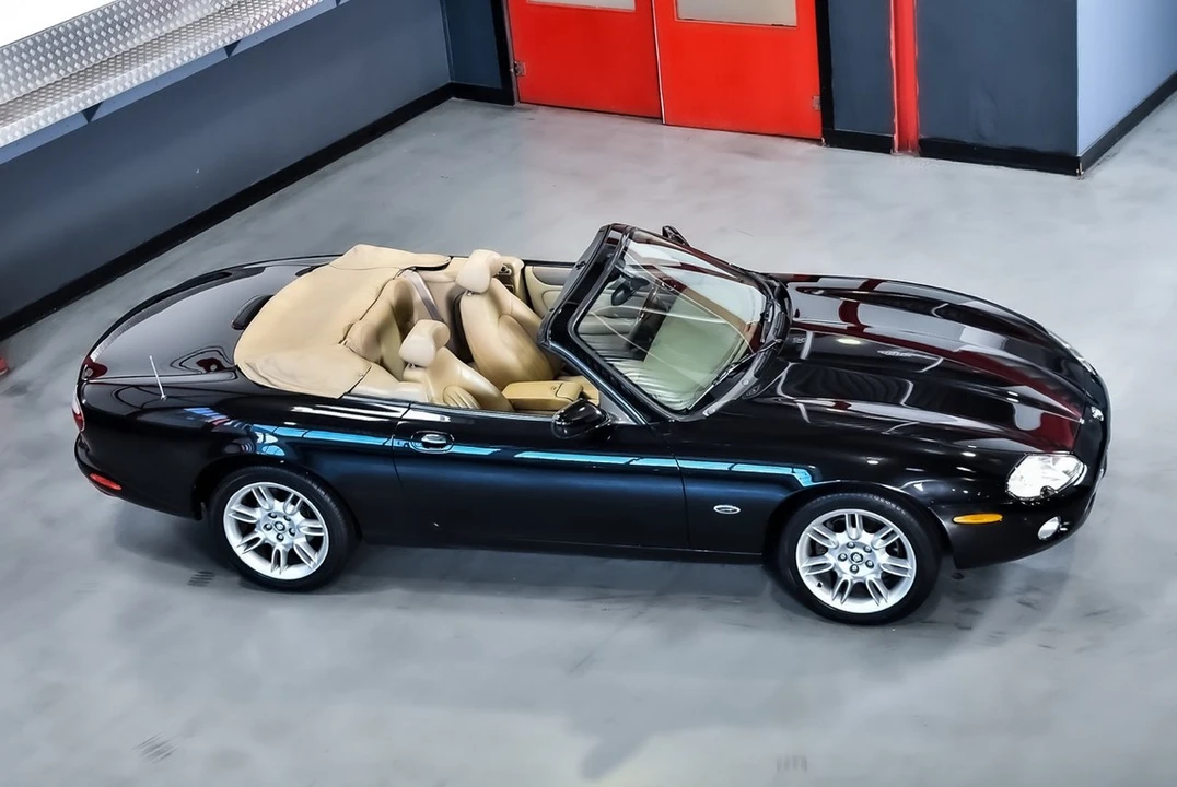 2002 Jaguar X100 XK8 - Image 17 of 30