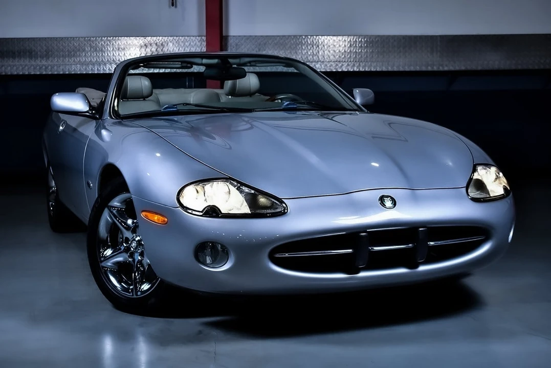 2002 Jaguar X100 XK8 - Image 8 of 30