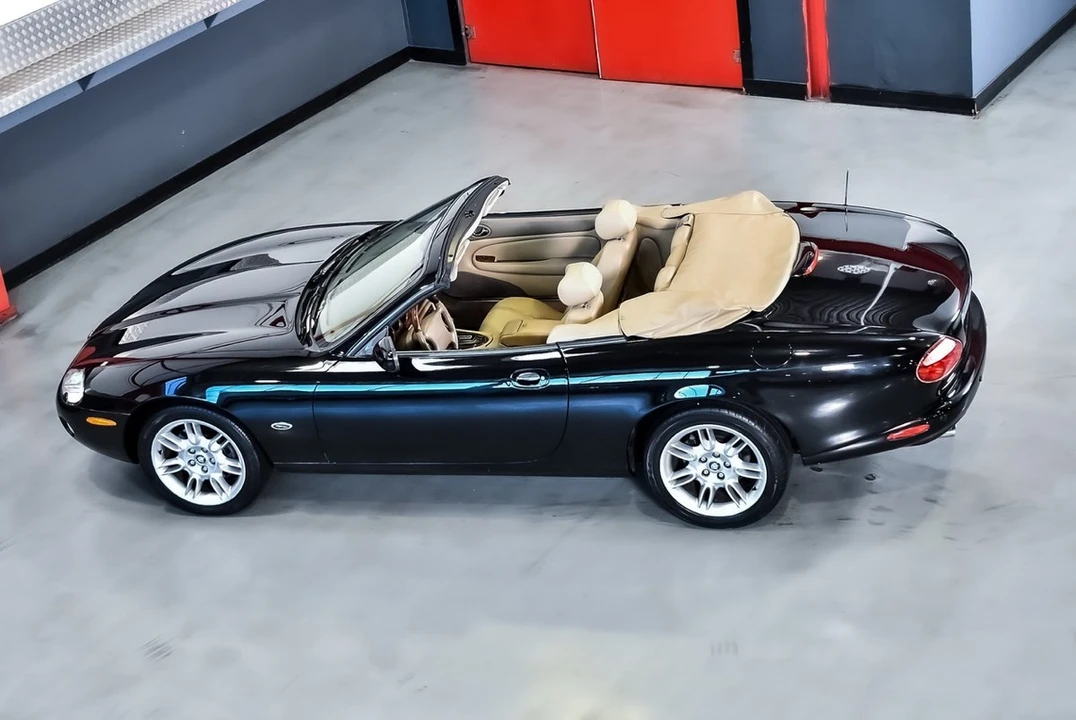 2002 Jaguar X100 XK8 - Image 27 of 30