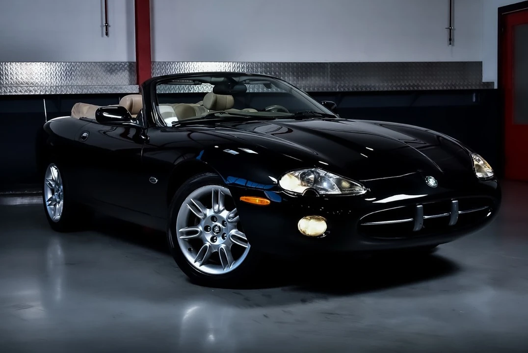 2002 Jaguar X100 XK8 - Image 11 of 30