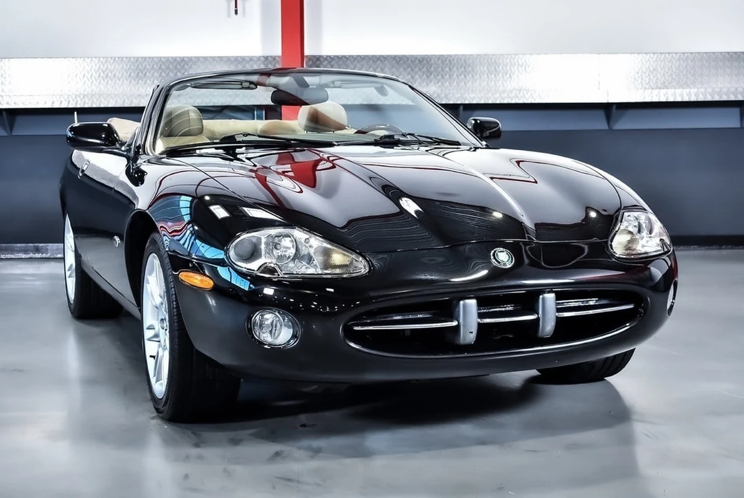 2002 Jaguar X100 XK8 - Image 9 of 30