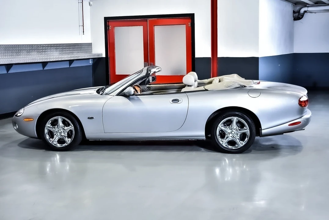 2002 Jaguar X100 XK8 - Image 26 of 30