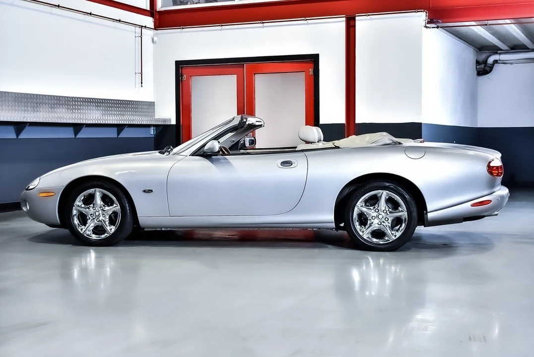 2002 Jaguar X100 XK8 - Image 27 of 30