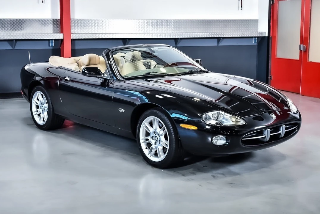 2002 Jaguar X100 XK8 - Image 12 of 30