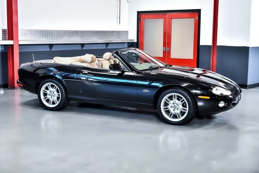 2002 Jaguar X100 XK8 - Image 13 of 30