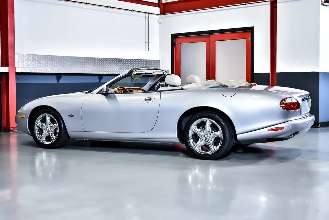 2002 Jaguar X100 XK8 - Image 25 of 30
