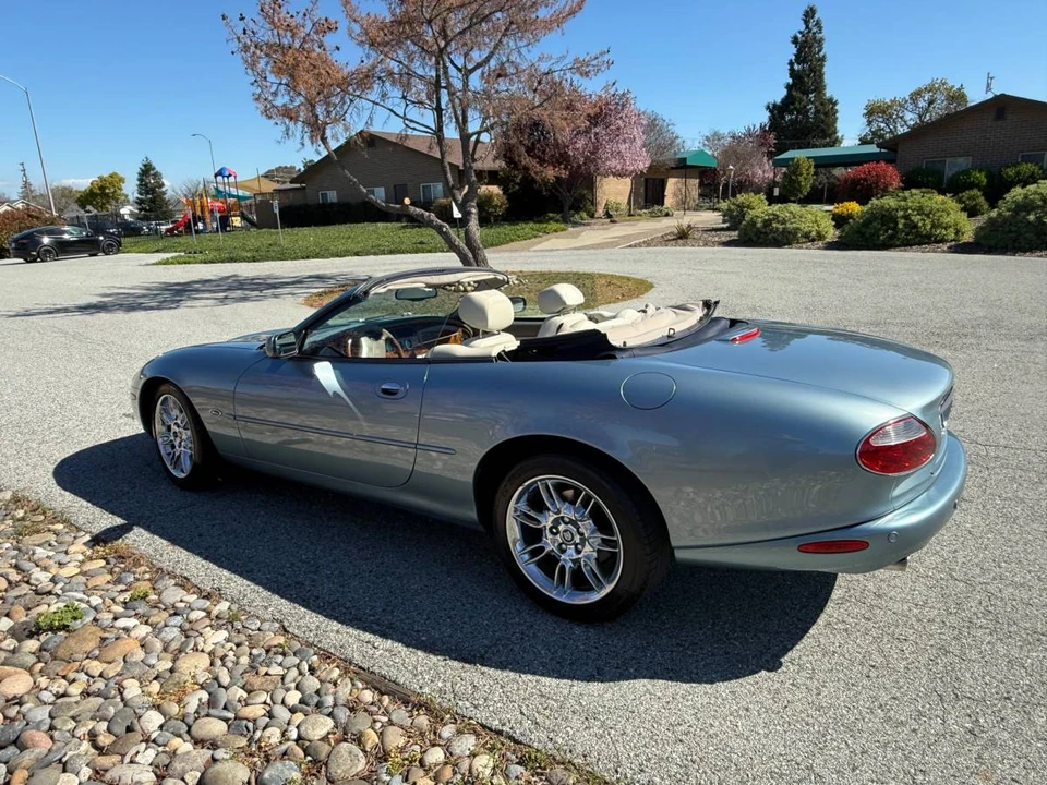 2002 Jaguar X100 XK8 - Image 9 of 10