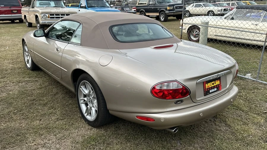 2002 Jaguar X100 XK8 - Image 2 of 6