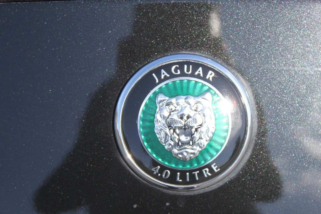 2002 Jaguar X100 XK8 - Image 19 of 31