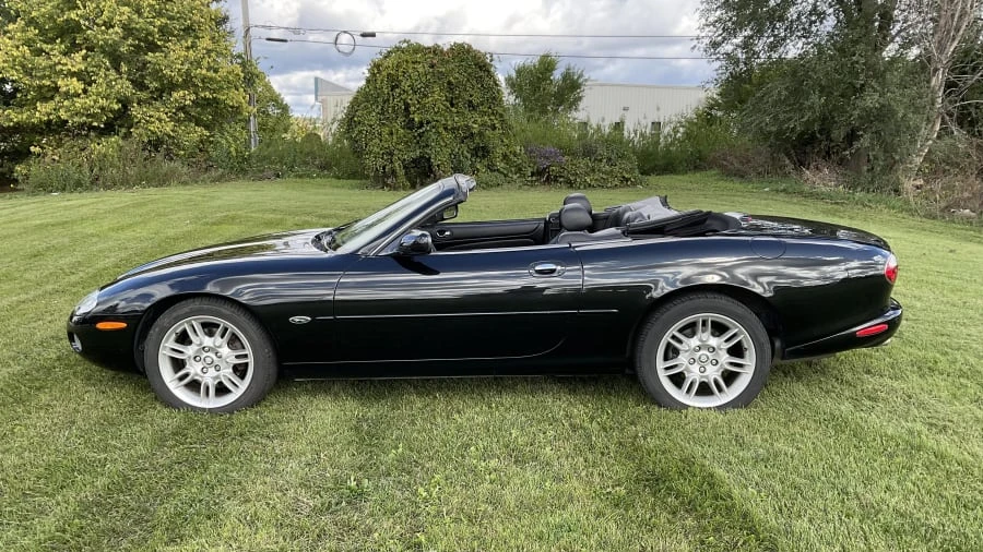2002 Jaguar X100 XK8 - Image 2 of 14