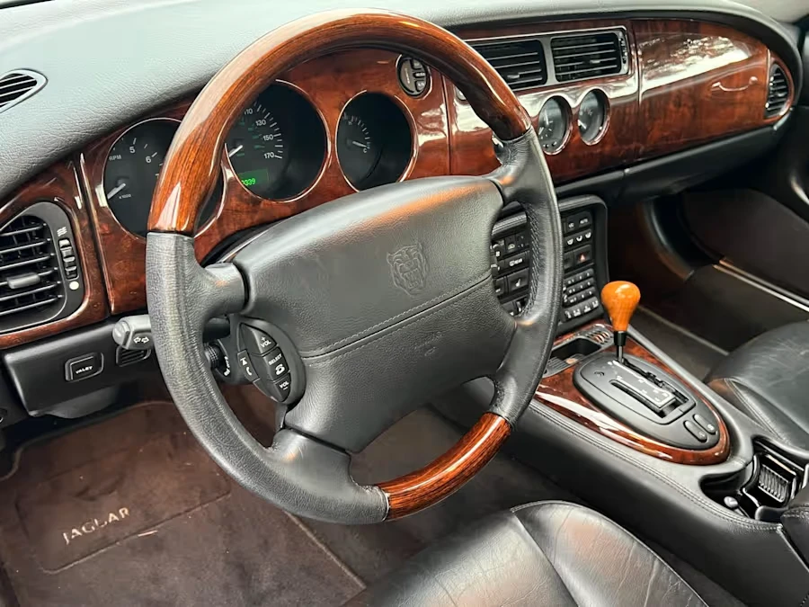 2002 Jaguar X100 XK8 - Image 13 of 19