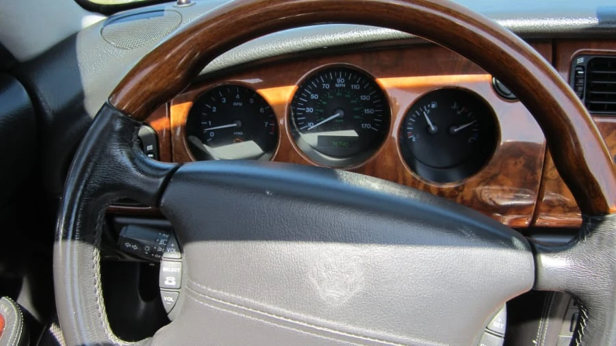 2002 Jaguar X100 XK8 - Image 4 of 9