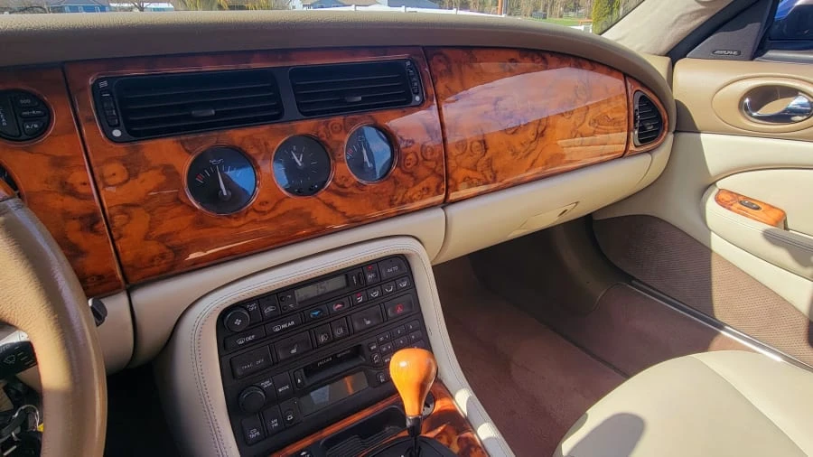 2002 Jaguar X100 XK8 - Image 8 of 22