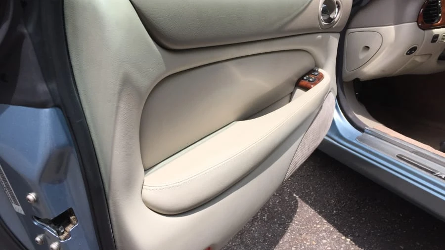 2002 Jaguar X100 XK8 - Image 5 of 6