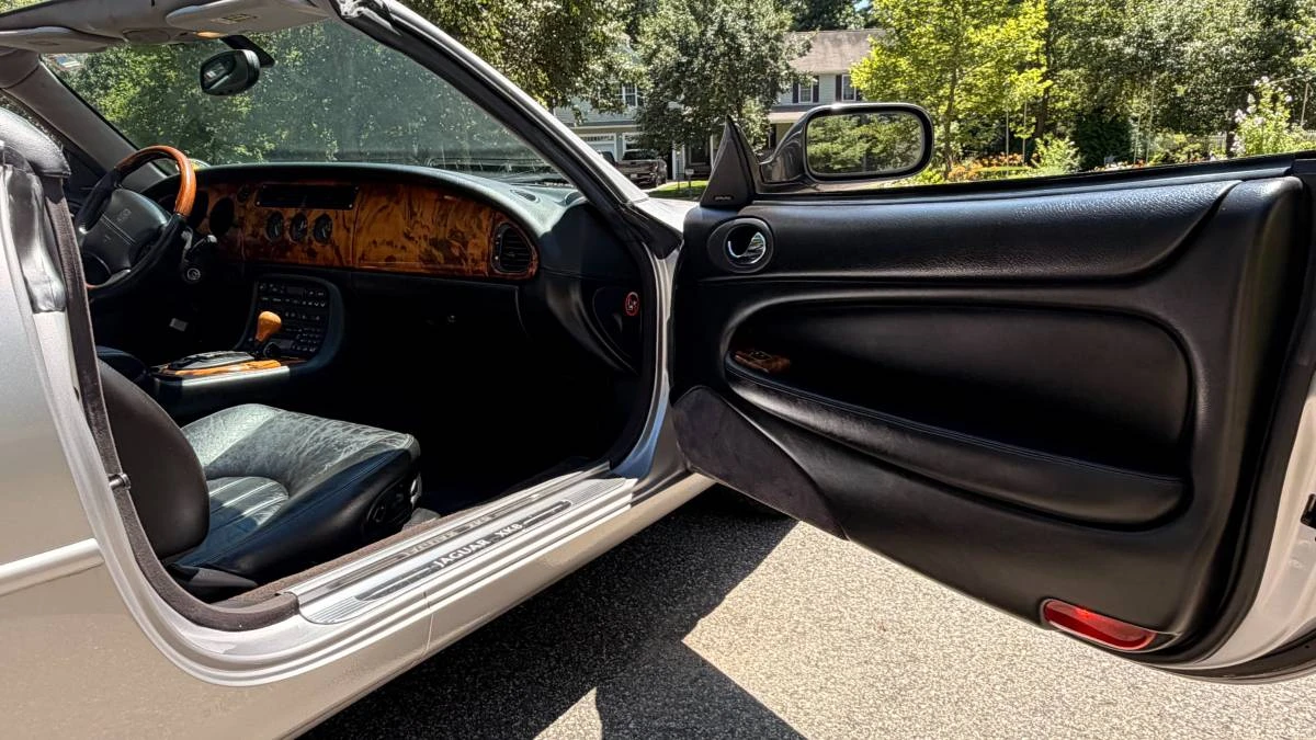 2002 Jaguar X100 XK8 - Image 12 of 19