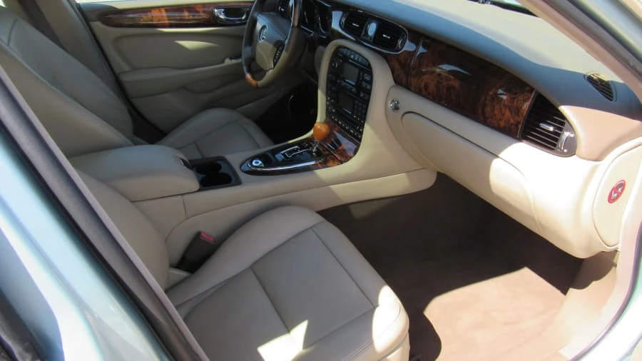 2002 Jaguar X100 XK8 - Image 6 of 9
