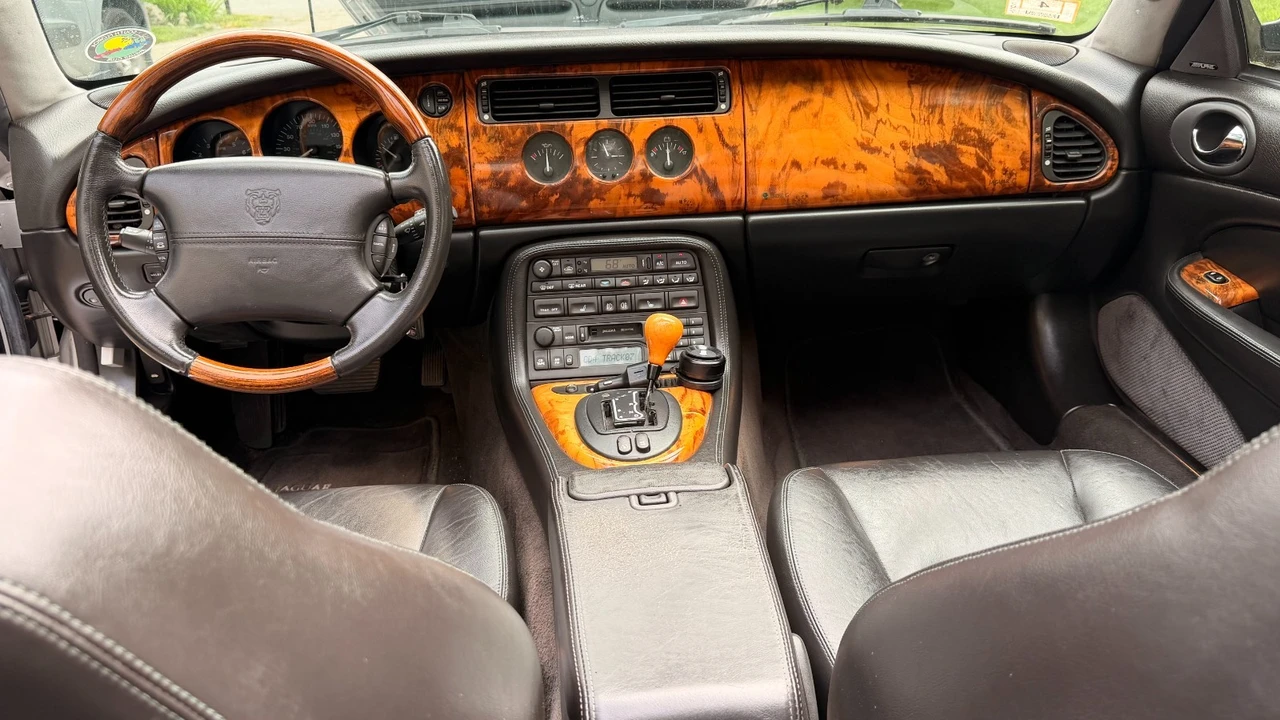 2002 Jaguar X100 XK8 - Image 12 of 20