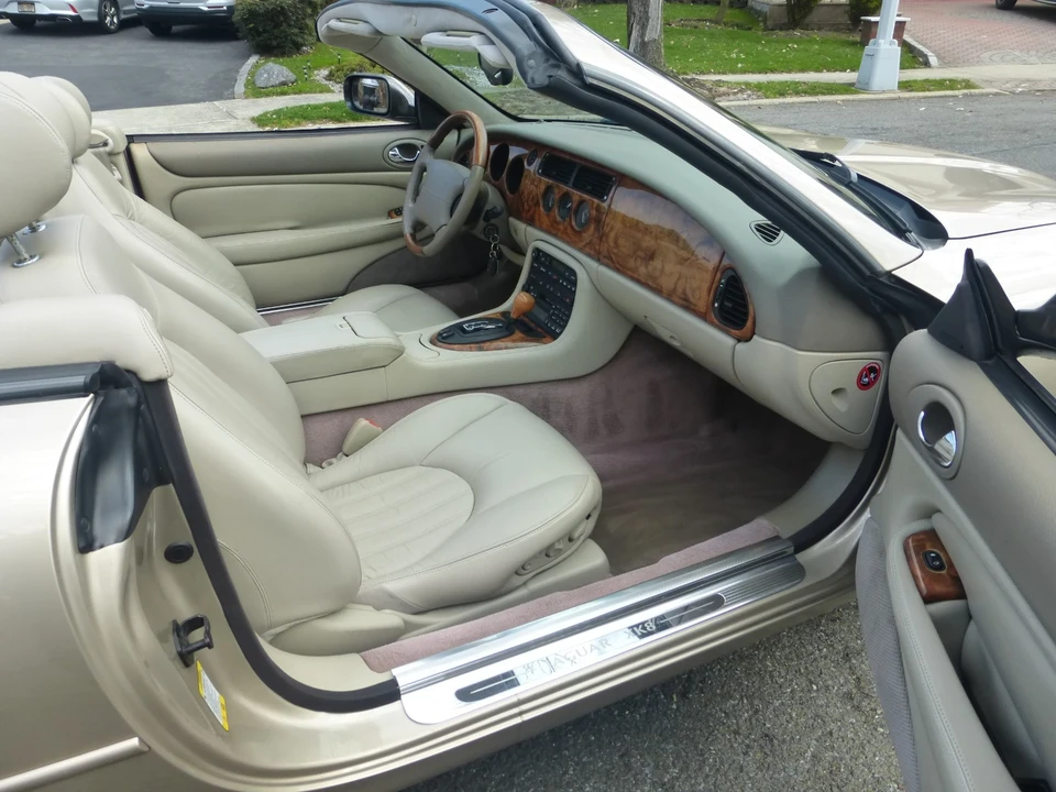 2002 Jaguar X100 XK8 - Image 17 of 21