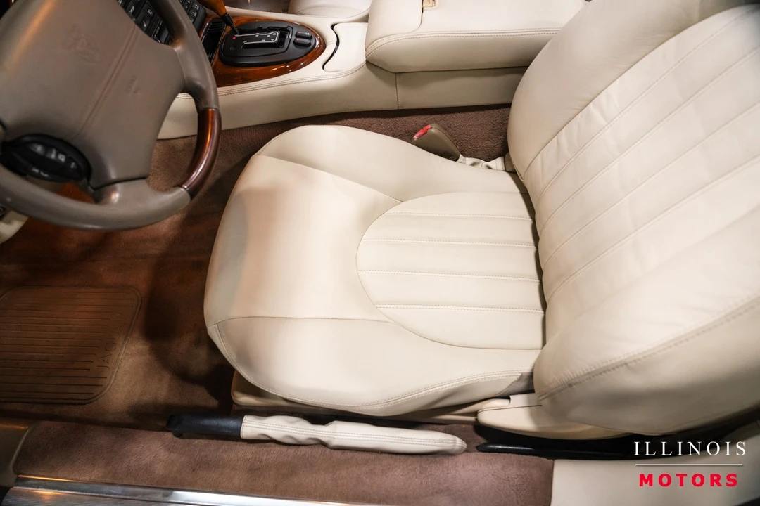 2002 Jaguar X100 XK8 - Image 18 of 31