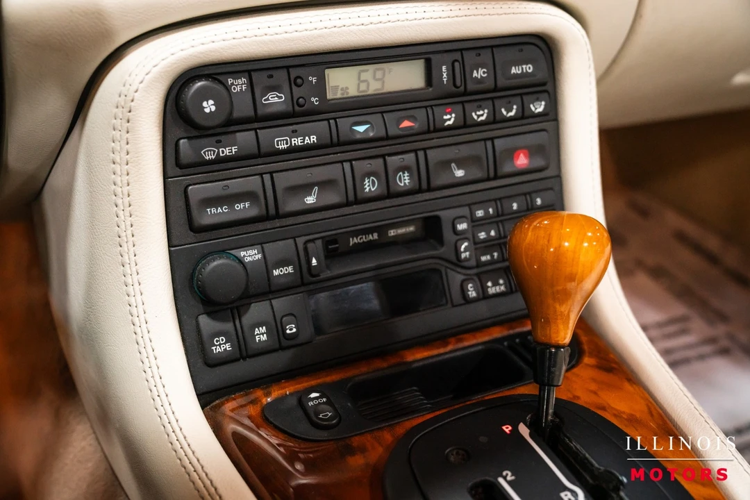 2002 Jaguar X100 XK8 - Image 23 of 31