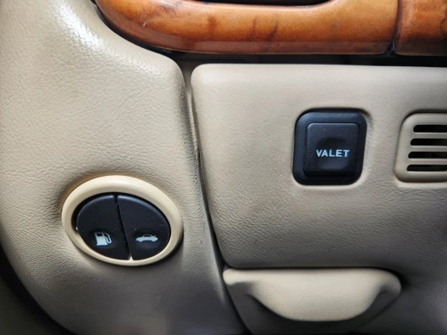 2002 Jaguar XK - Image 19 of 20