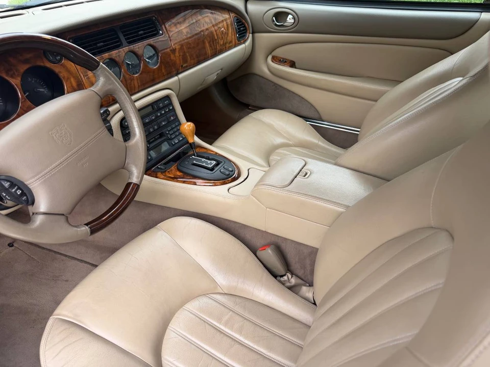 2002 Jaguar X100 XK8 - Image 16 of 24