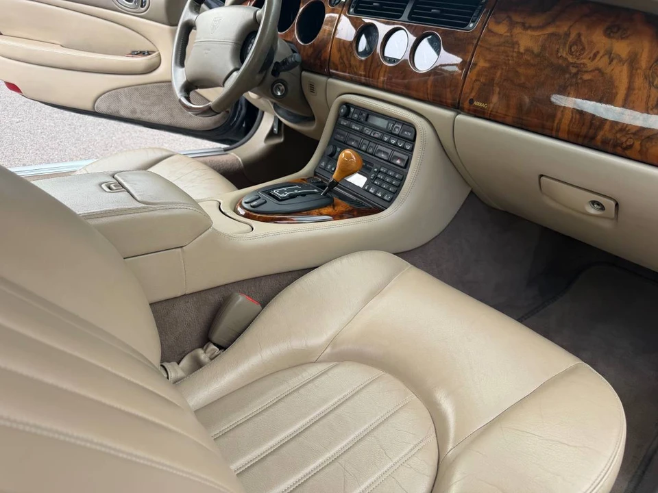 2002 Jaguar X100 XK8 - Image 21 of 24