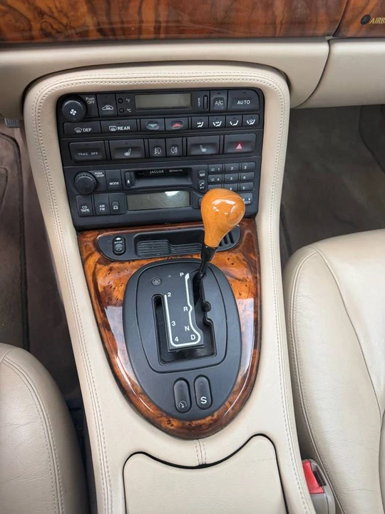 2002 Jaguar X100 XK8 - Image 20 of 24