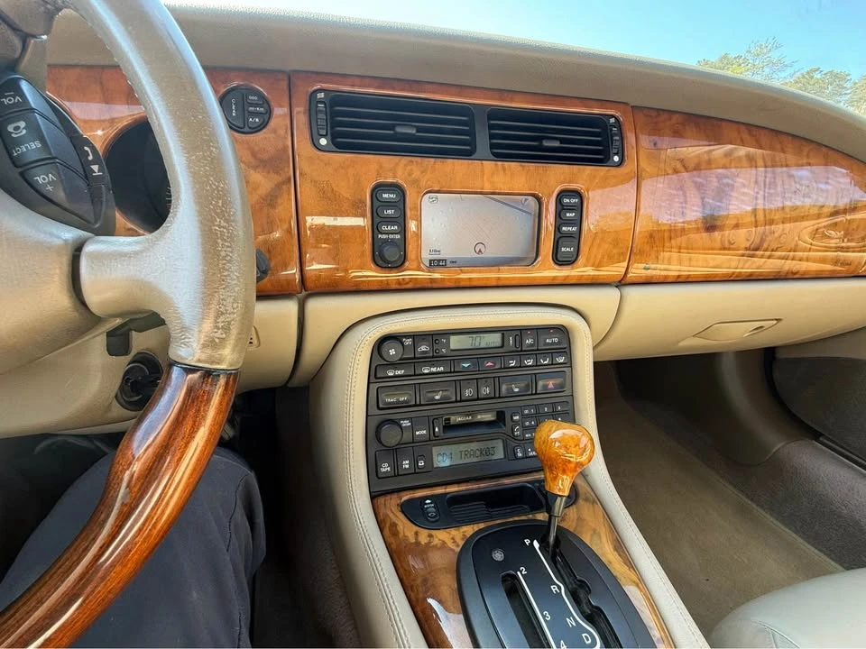 2002 Jaguar X100 XKR - Image 9 of 17