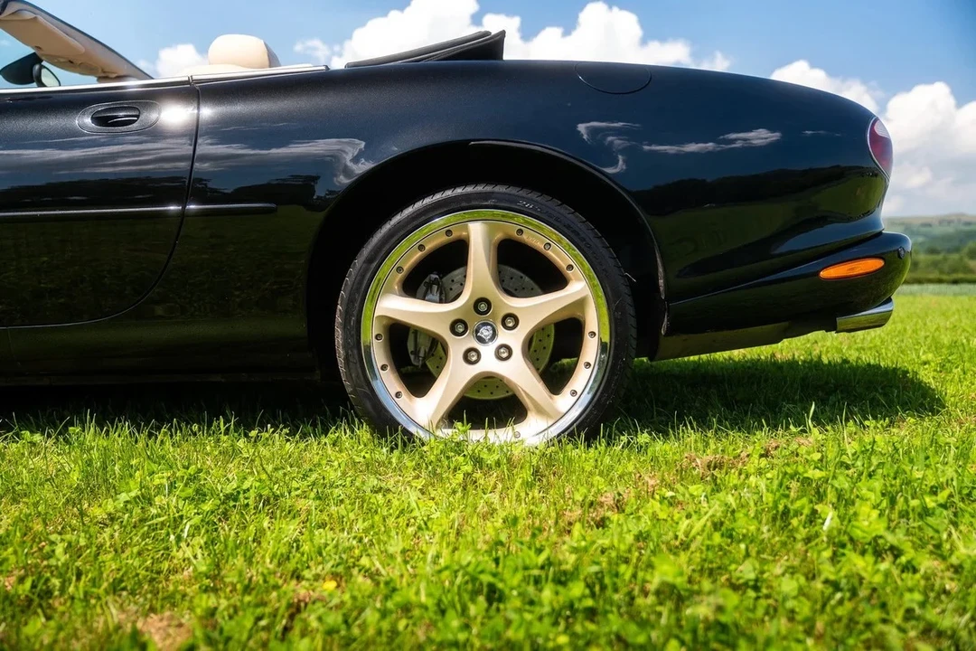 2002 Jaguar X100 XKR - Image 7 of 17
