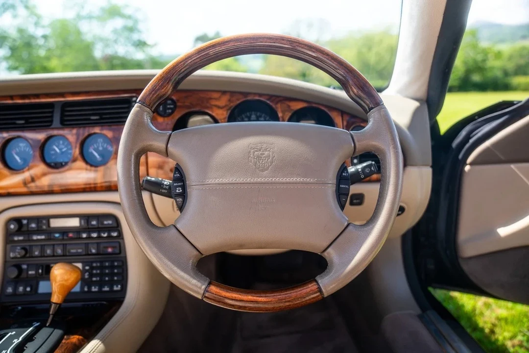2002 Jaguar X100 XKR - Image 12 of 17