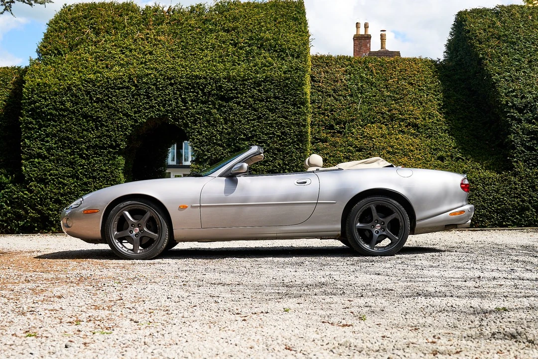 2002 Jaguar X100 XKR - Image 6 of 30