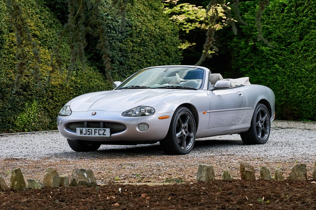 2002 Jaguar X100 XKR - Image 9 of 30
