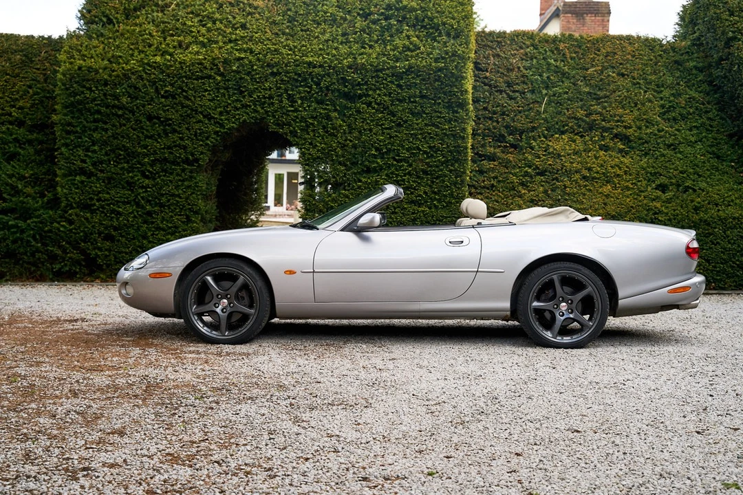 2002 Jaguar X100 XKR - Image 10 of 30