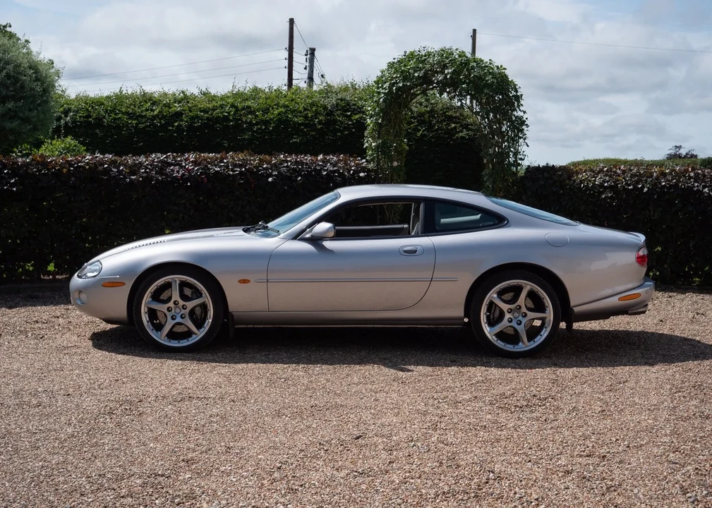 2002 Jaguar X100 XKR - Image 9 of 30