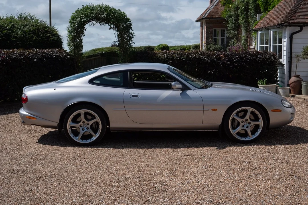 2002 Jaguar X100 XKR - Image 8 of 30