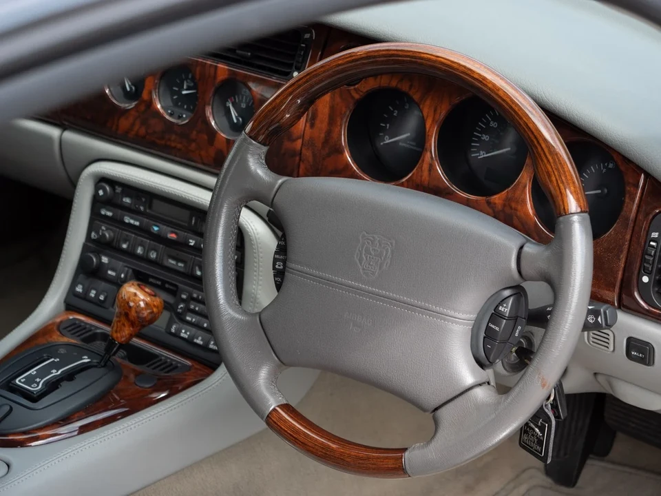 2002 Jaguar X100 XKR - Image 10 of 30