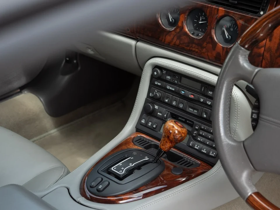2002 Jaguar X100 XKR - Image 11 of 30