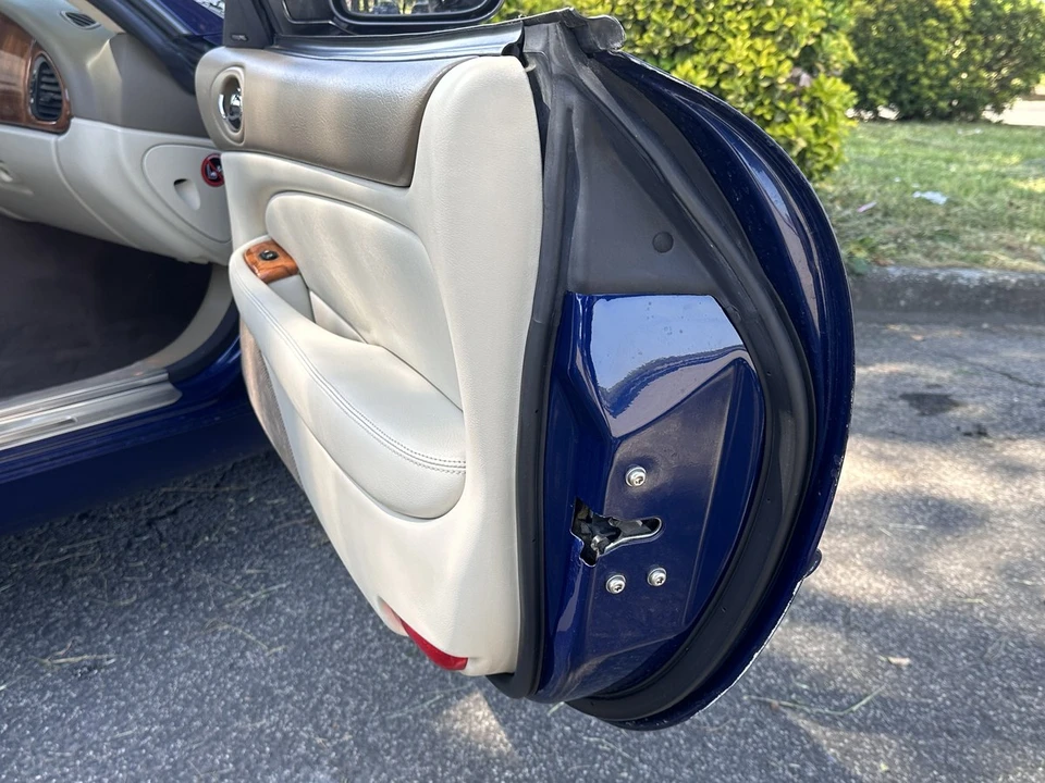 2002 Jaguar X100 XKR - Image 21 of 30