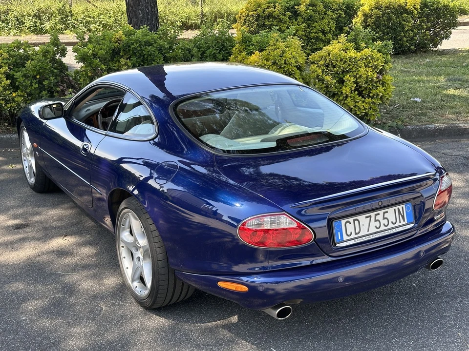 2002 Jaguar X100 XKR - Image 9 of 30